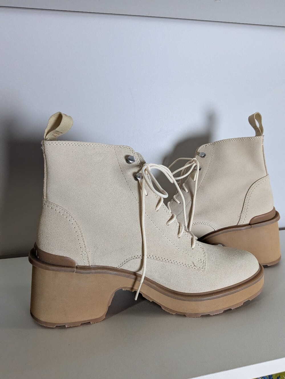 Sorel Cream Suede Lace-Up Platform Combat Boots Size 10.5 - Picture 4 of 6